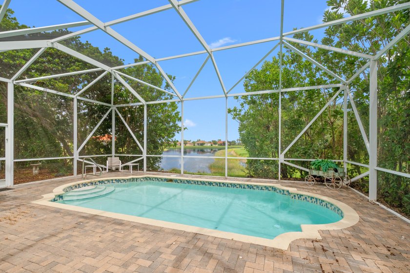 Come see this Beautiful 3 bedroom, 2.5 bath home in the gated - photo 32