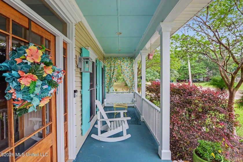 Experience coastal living at its finest in this beautifully - photo 4