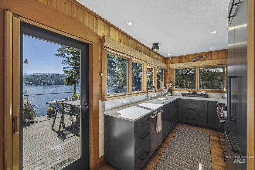 Welcome to an extraordinary opportunity on the shores of Payette - photo 15