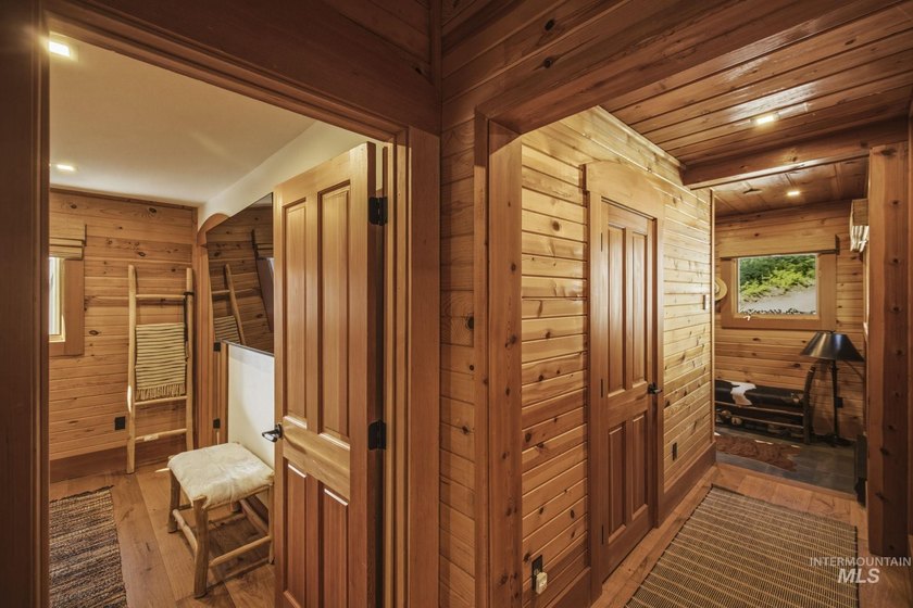 Welcome to an extraordinary opportunity on the shores of Payette - photo 18
