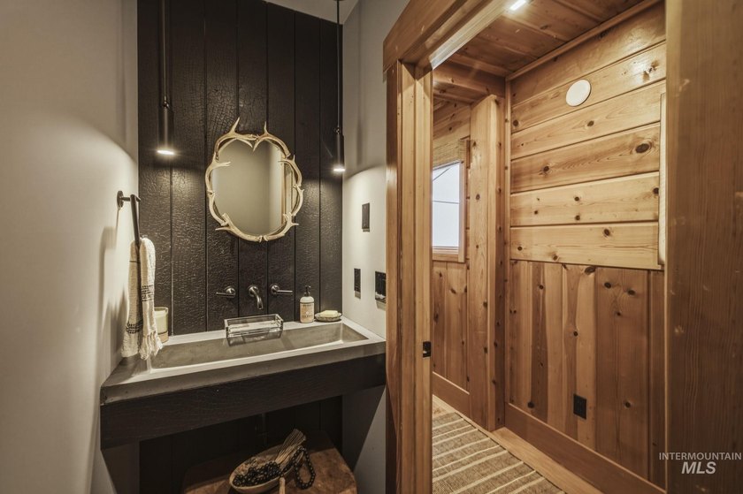Welcome to an extraordinary opportunity on the shores of Payette - photo 19