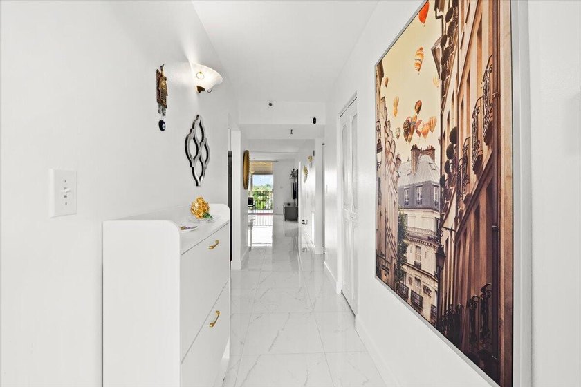 Gorgeous newly updated condo in the heart of Deerfield Beach! - photo 2