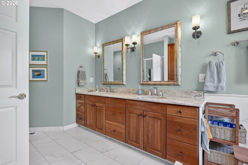 Pride of Ownership Shines in Highland Park at Pleasant Valley - photo 22