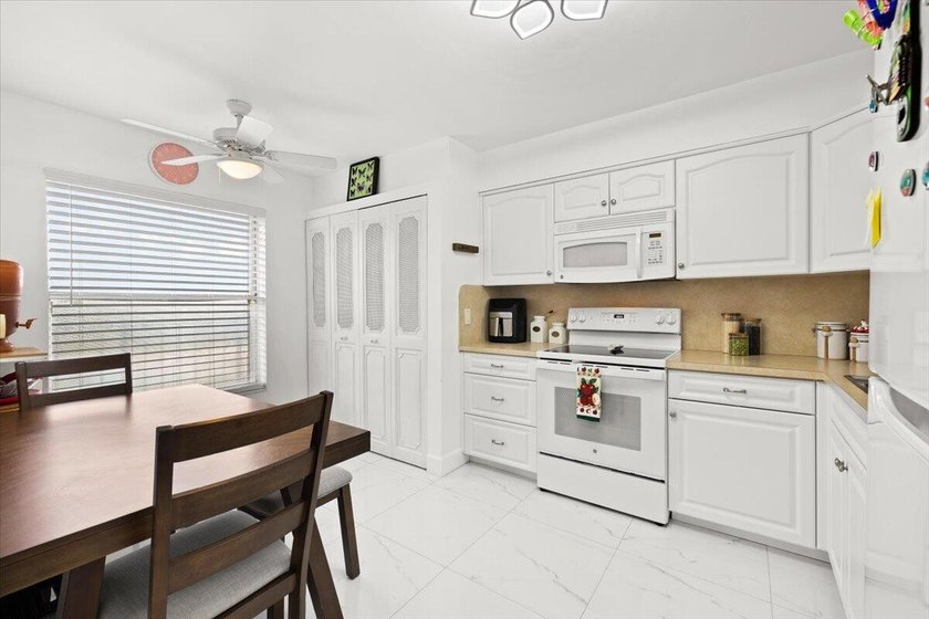 Gorgeous newly updated condo in the heart of Deerfield Beach! - photo 4