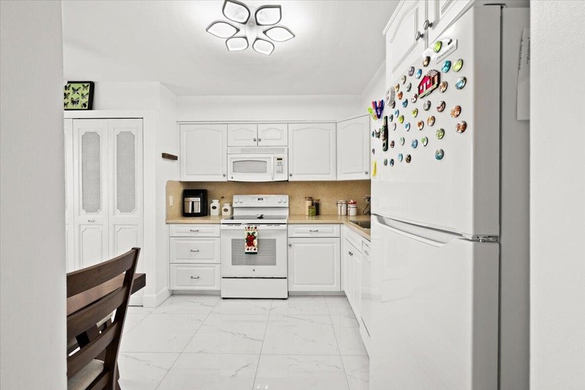 Gorgeous newly updated condo in the heart of Deerfield Beach! - photo 5