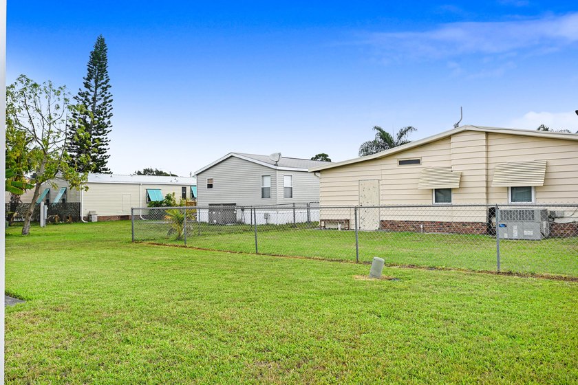 SUPER SPACIOUS Located in 55 plus community beautifully - photo 6