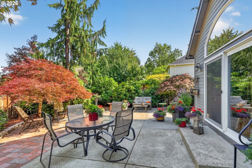 Pride of Ownership Shines in Highland Park at Pleasant Valley - photo 42
