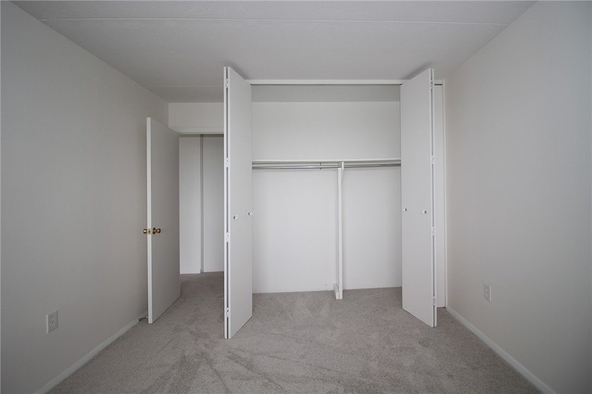 MOVE RIGHT INTO THIS SPARKLING UNIT LOCATED ON THE PENTHOUSE - photo 22