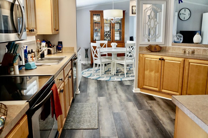 RARE FIND! 3 bedrooms/2 baths. Built in 2006. PET FRIENDLY. 2019 - photo 5