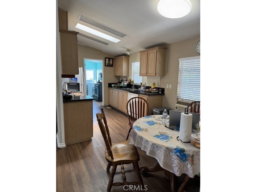 Welcome to Gables Mobile Home Estates, one of Santa Ana's most - photo 6