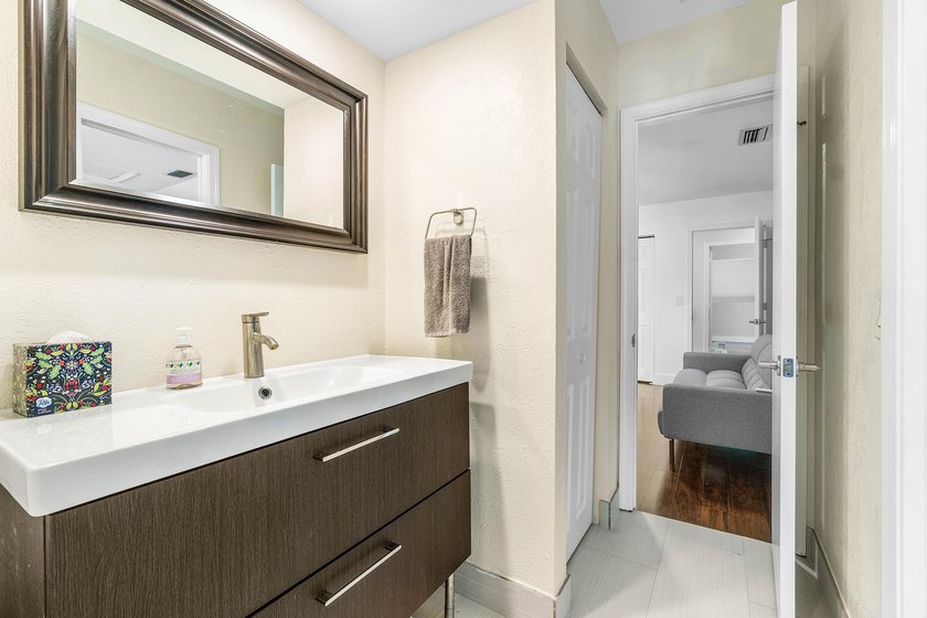 Immaculate and Beautiful 3 bedroom, 2.5 bath townhouse. Roof - photo 13
