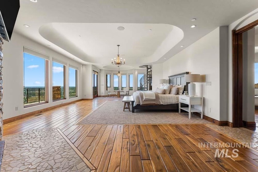 Commanding European estate from one of Boise's most spectacular - photo 15