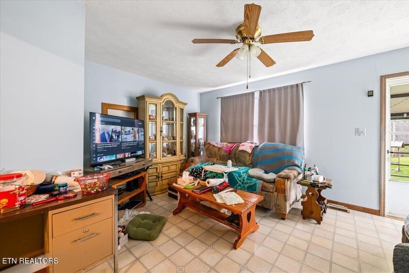 Welcome to this property, which includes 439 and 447 Rogerston - photo 23