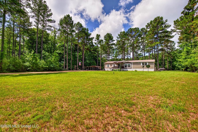 Escape to your own private outdoor paradise with this 3-bedroom - photo 9