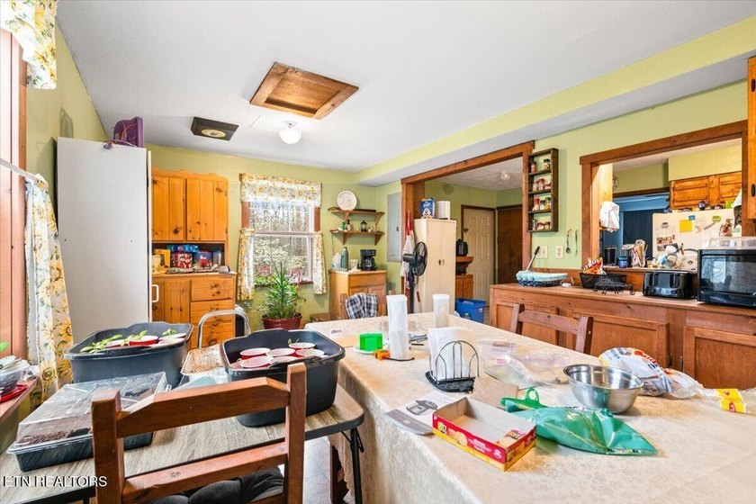 Welcome to this property, which includes 439 and 447 Rogerston - photo 31