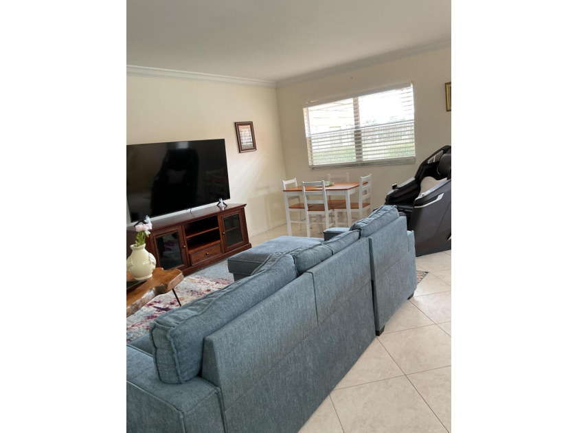 Welcome to this charming 2-bedroom, 2-bathroom villa in Delray - photo 8
