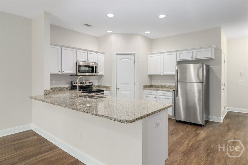 Nestled in Creek Valley neighborhood in the heart of Richmond - photo 8