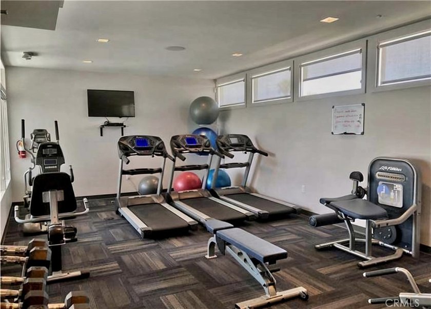 Excellent opportunity to live adjacent to the Los Cerritos - photo 16