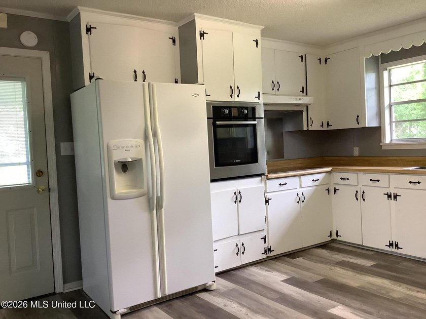 Have you been looking for a 4 bedroom 2 bath brick home with a - photo 5