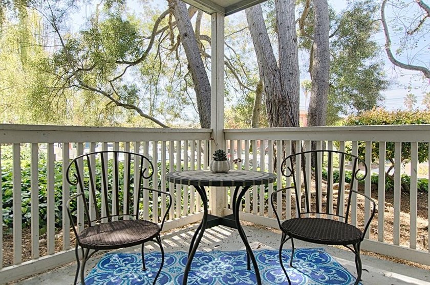Peaceful, tucked away townhome just minutes from the Santa Cruz - photo 2