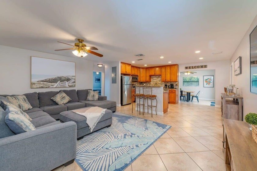 Beautifully updated and meticulously maintained home in a great - photo 4