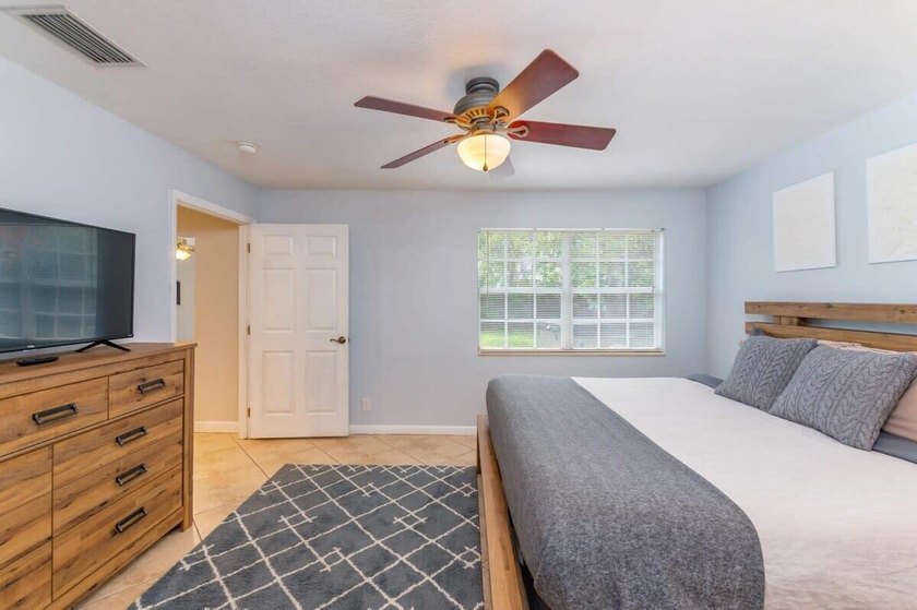 Beautifully updated and meticulously maintained home in a great - photo 10