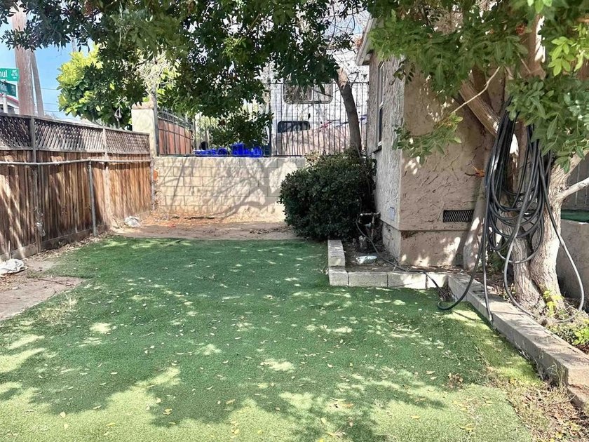 Welcome to 4156 Franklin Ave, San Diego! This 3-bedroom, 2-bath - photo 14