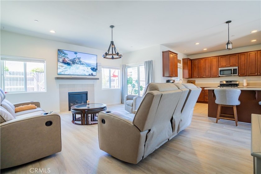 Welcome to 1317 W Shelton Way, a beautiful two-story home - photo 14