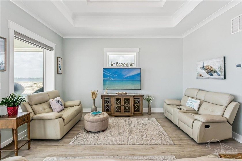 Sweeping, unobstructed views, as far as the eye can see, of the - photo 14