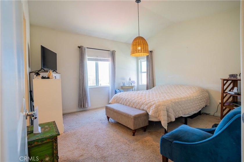 Welcome to 1317 W Shelton Way, a beautiful two-story home - photo 23