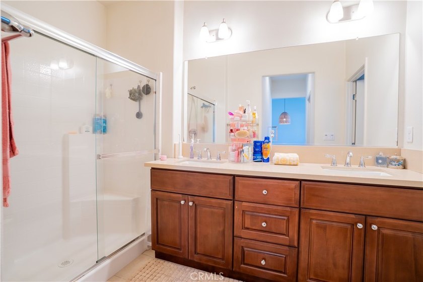 Welcome to 1317 W Shelton Way, a beautiful two-story home - photo 26