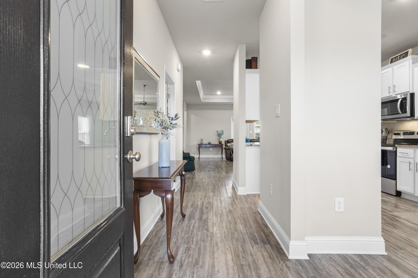 Beautifully maintained home in the sought-after South Pointe - photo 5