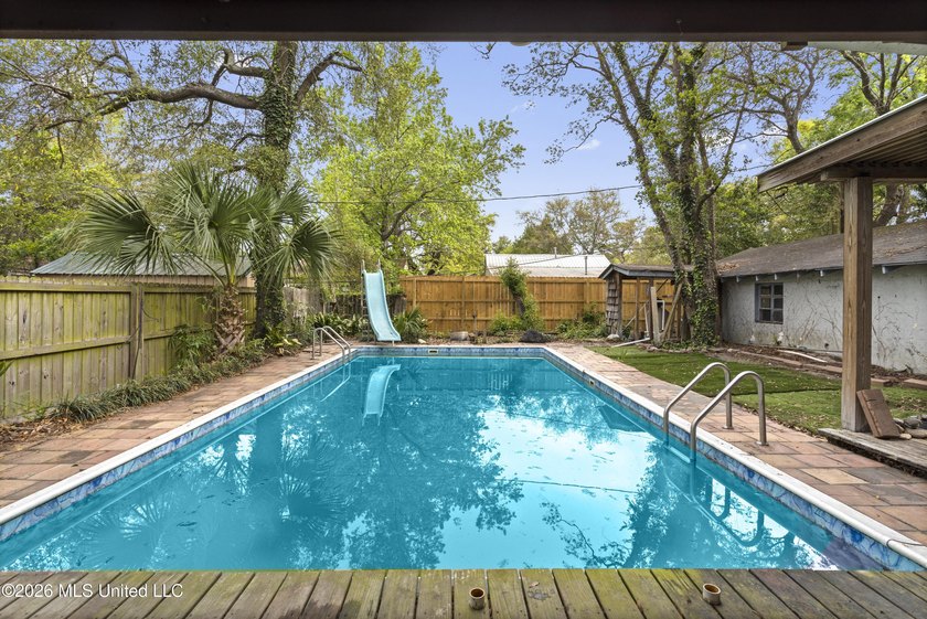 Tucked away just minutes from Keesler Air Force Base and the - photo 3