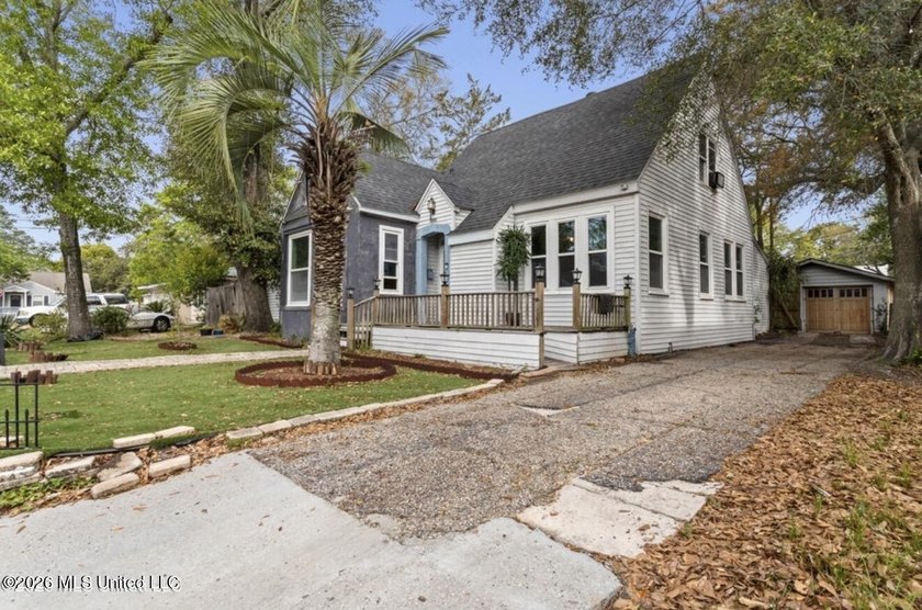 Tucked away just minutes from Keesler Air Force Base and the - photo 4