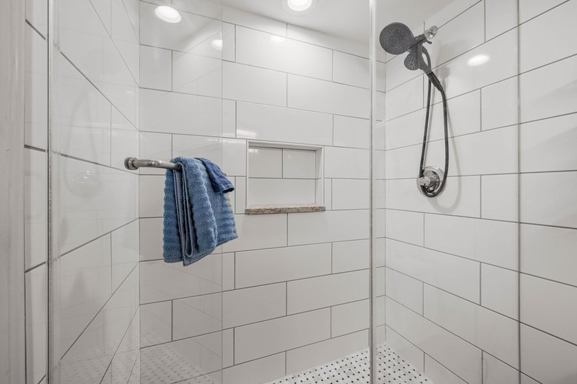 Fully furnished and updated, Unit 306 at Allegro Isle Condos in - photo 19