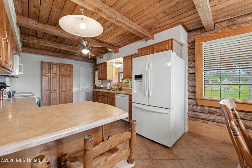 Embrace the Ultimate Country Lifestyle on 5+ Acres! Welcome home - photo 7