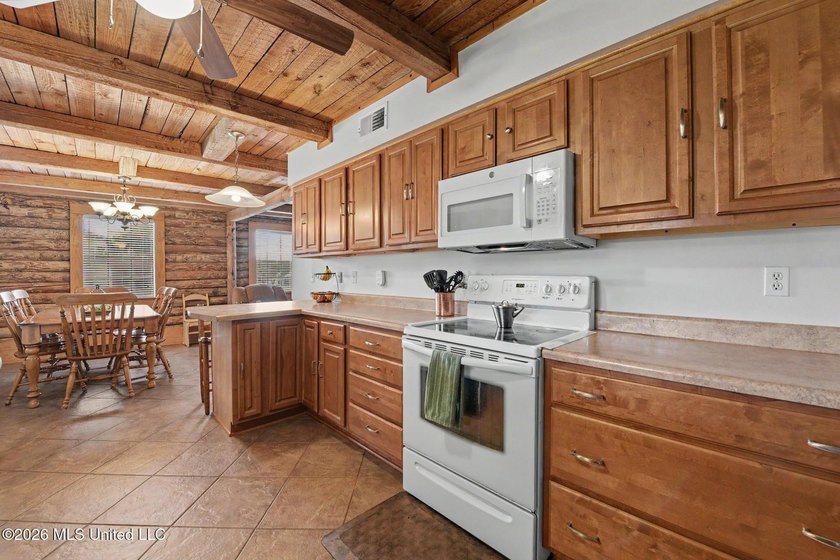 Embrace the Ultimate Country Lifestyle on 5+ Acres! Welcome home - photo 9