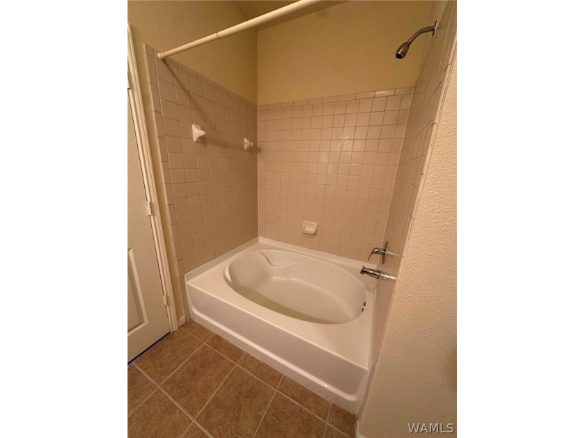 Top floor condo with awesome view of the city &amp; retail area! - photo 14