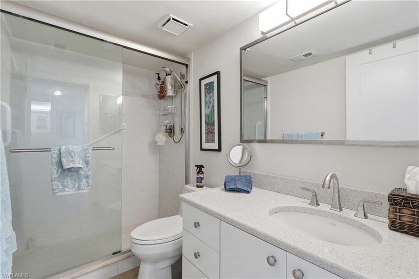 Rarely available, highly sought after 15th-floor corner end unit - photo 21