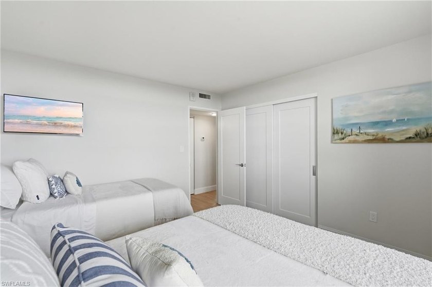 Rarely available, highly sought after 15th-floor corner end unit - photo 23