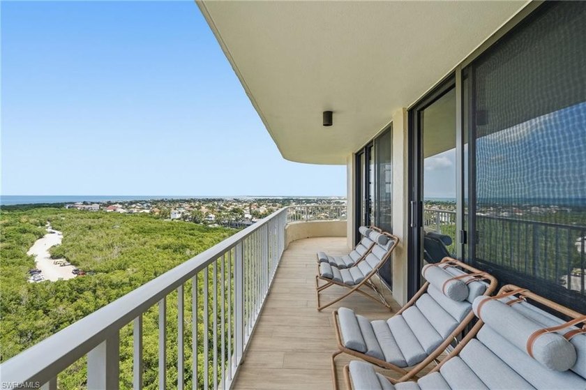 Rarely available, highly sought after 15th-floor corner end unit - photo 29