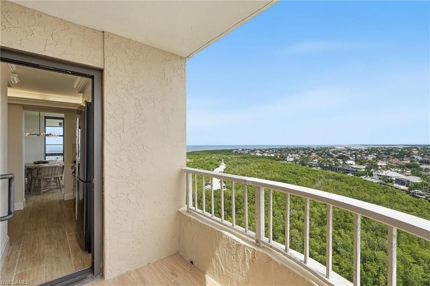 Rarely available, highly sought after 15th-floor corner end unit - photo 38
