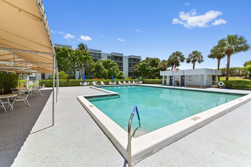 Beautifully remodeled 3BR/2BA condo in desirable Boca Teeca No - photo 40