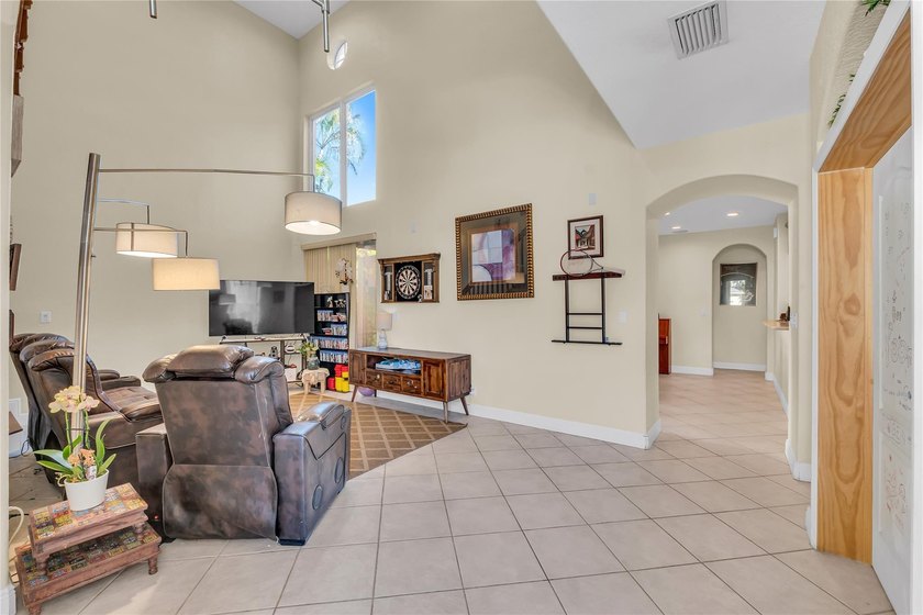 Immaculate 4-bedroom plus loft, 2.5-bath home situated on an - photo 4