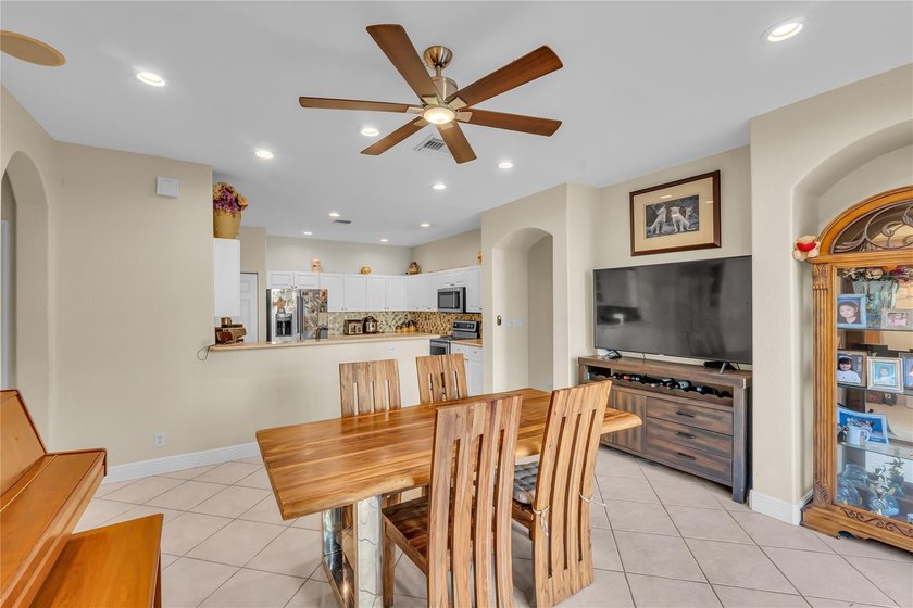 Immaculate 4-bedroom plus loft, 2.5-bath home situated on an - photo 9