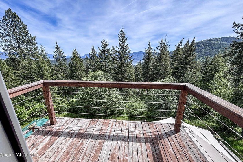 Tucked away on a quiet private road just 10 miles from Sandpoint - photo 17