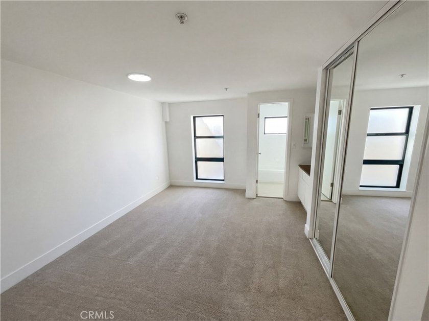 Modern loft-style condo in the heart of San Francisco's SoMa! - photo 7