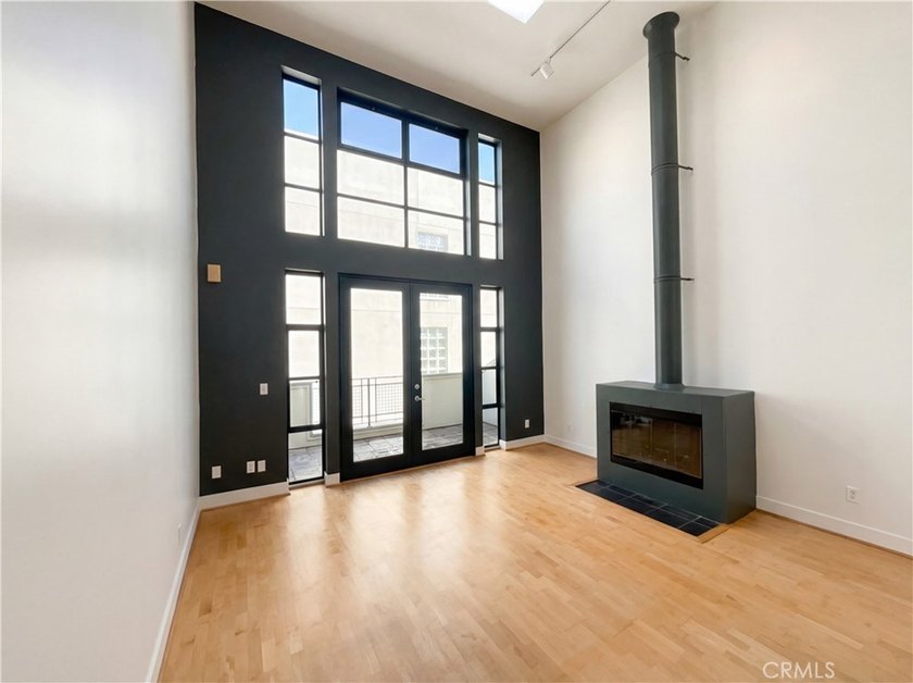 Modern loft-style condo in the heart of San Francisco's SoMa! - photo 9