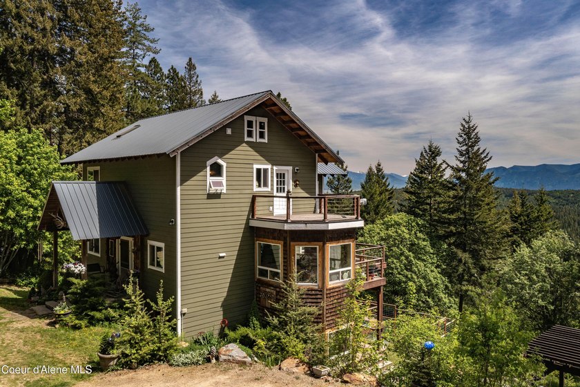 Tucked away on a quiet private road just 10 miles from Sandpoint - photo 41