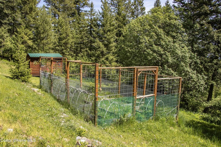Tucked away on a quiet private road just 10 miles from Sandpoint - photo 44
